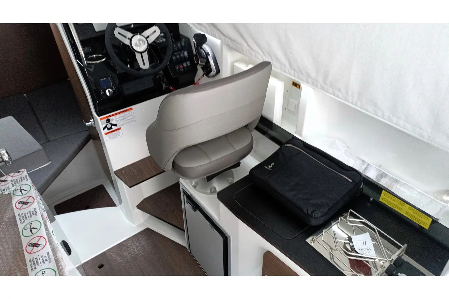 2025 Beneteau antares 8.8