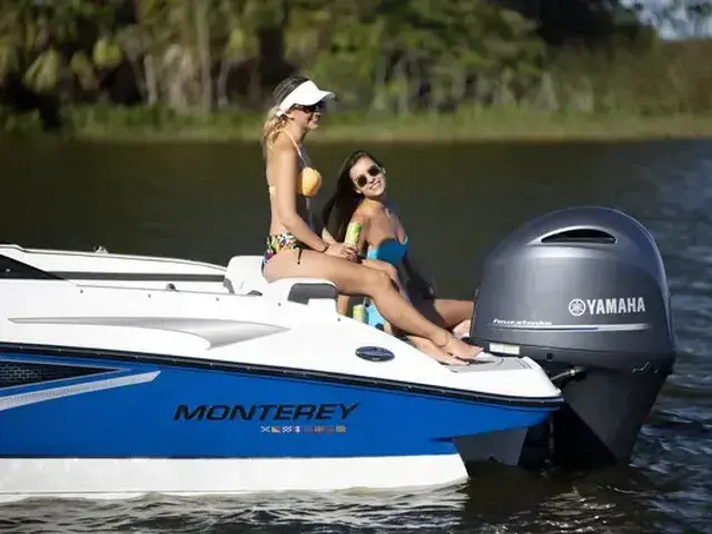 Monterey M225 Bowrider