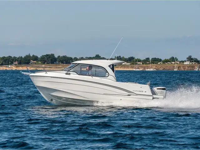 Beneteau Antares 8.8