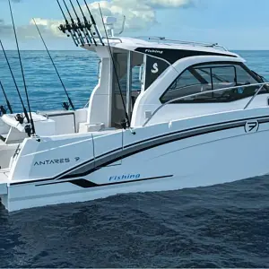 2023 Beneteau Antares 7 Fishing