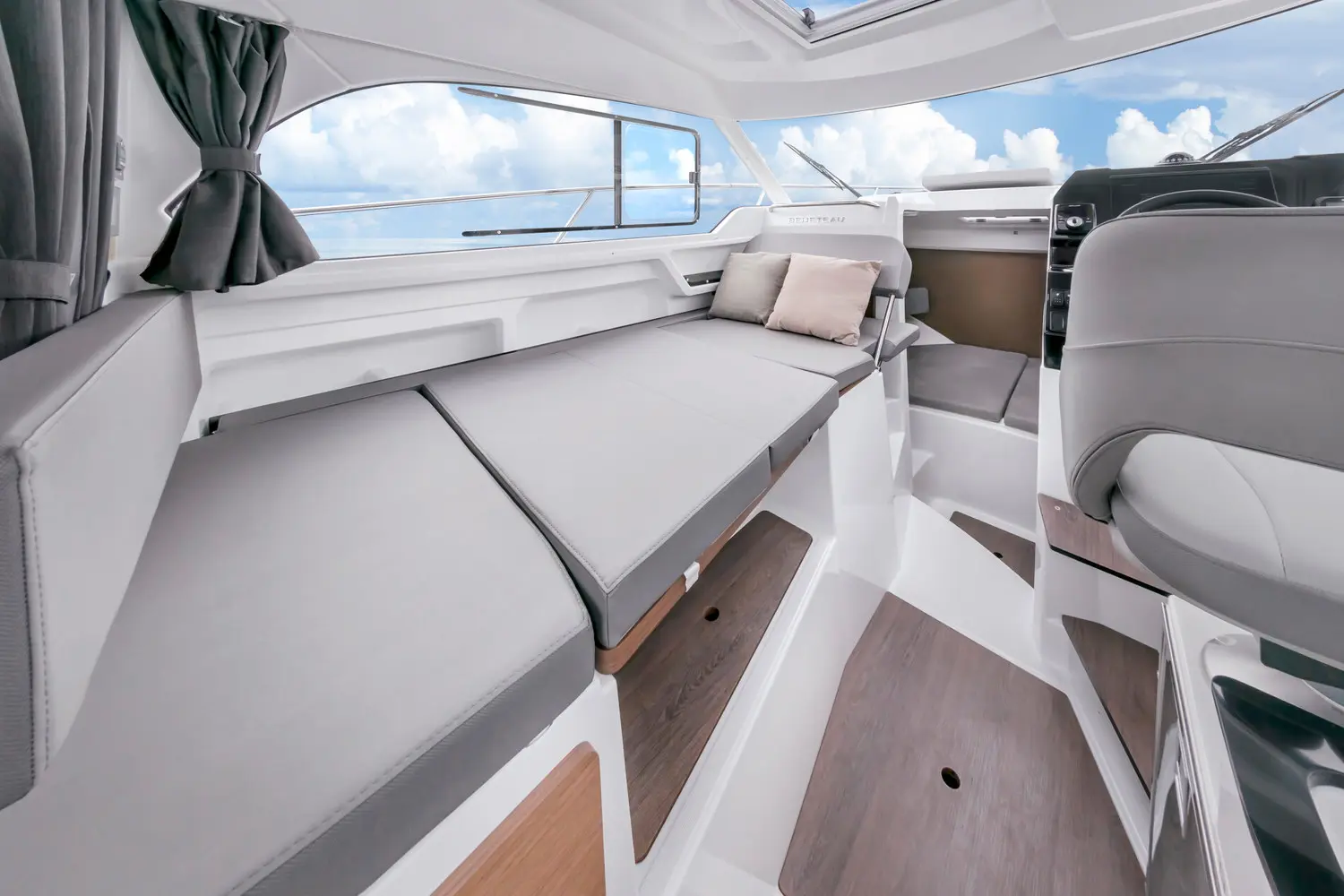 2025 Beneteau antares 8 v2 cruising