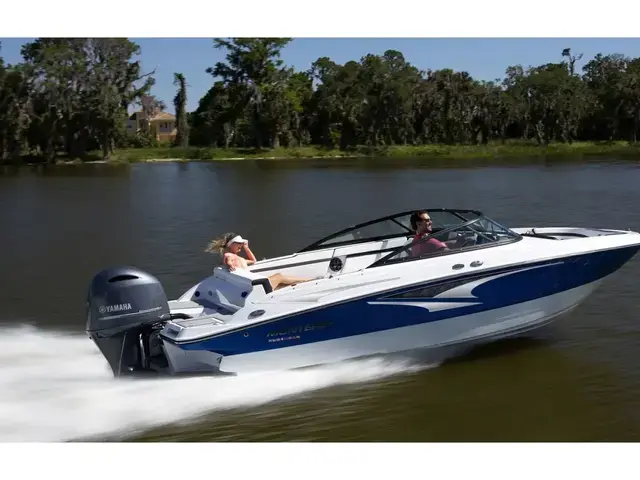 Monterey M225 Bowrider