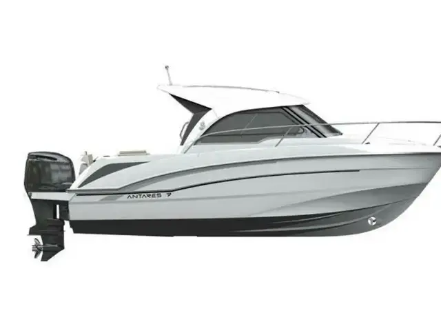 Beneteau Antares 7 Fishing