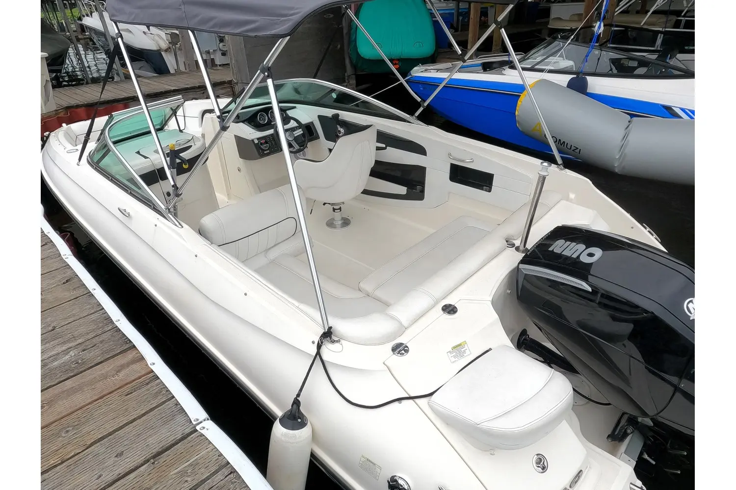 2014 Sea Ray sundeck 240