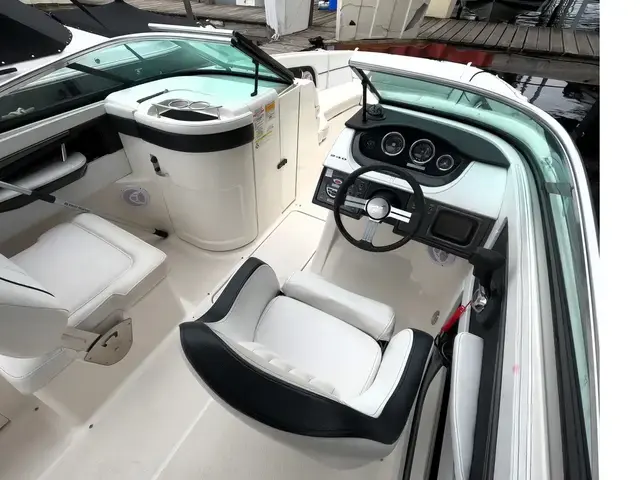 Sea Ray Sundeck 240