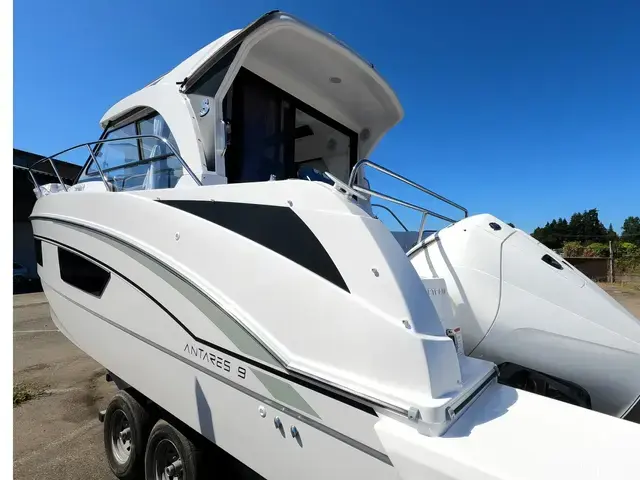 Beneteau Antares 9