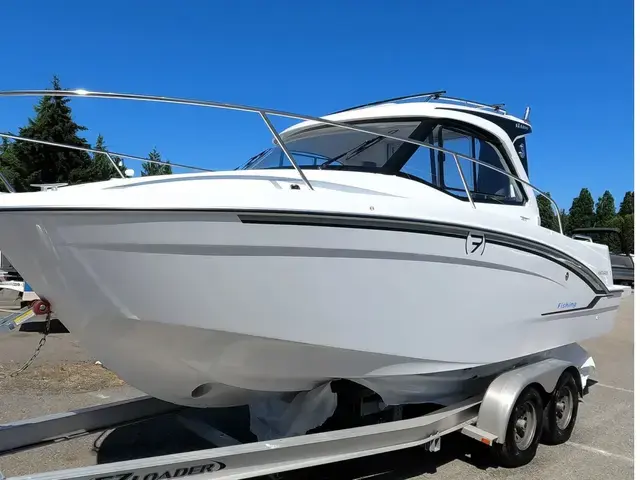 Beneteau Antares 7 Fishing