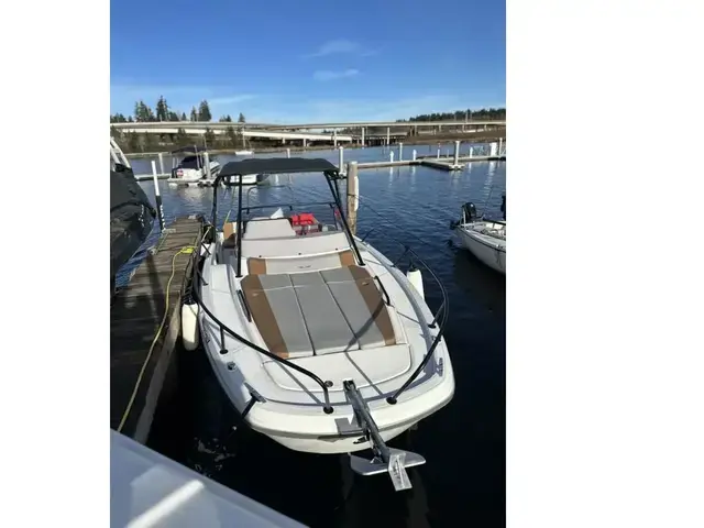 Beneteau Flyer 8 Sundeck