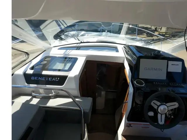 Beneteau Antares 9