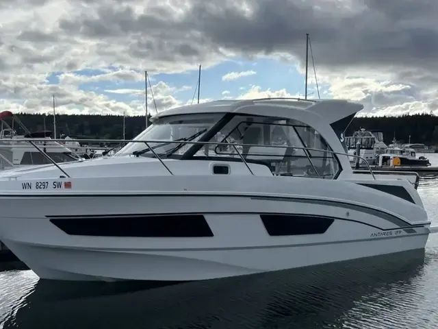 Beneteau Antares 9