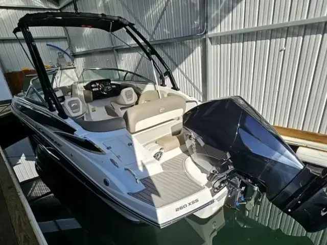 Crownline 260SS