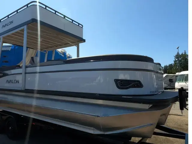 Avalon Catalina Entertainer Funship