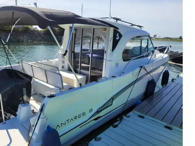 Beneteau Antares 8