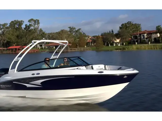 Monterey M205 Bowrider