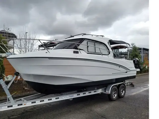 Beneteau Antares 8