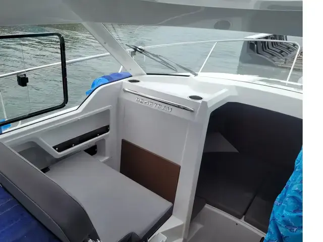 Beneteau Antares 8