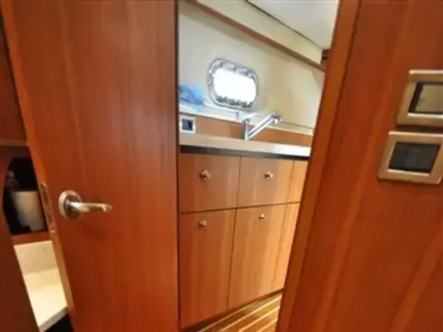 Tiara Yachts 4300 Sovran