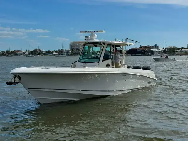 Boston Whaler 350 Outrage