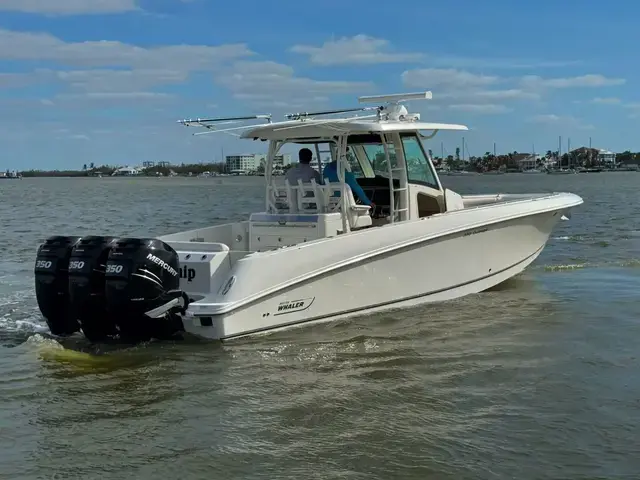 Boston Whaler 350 Outrage