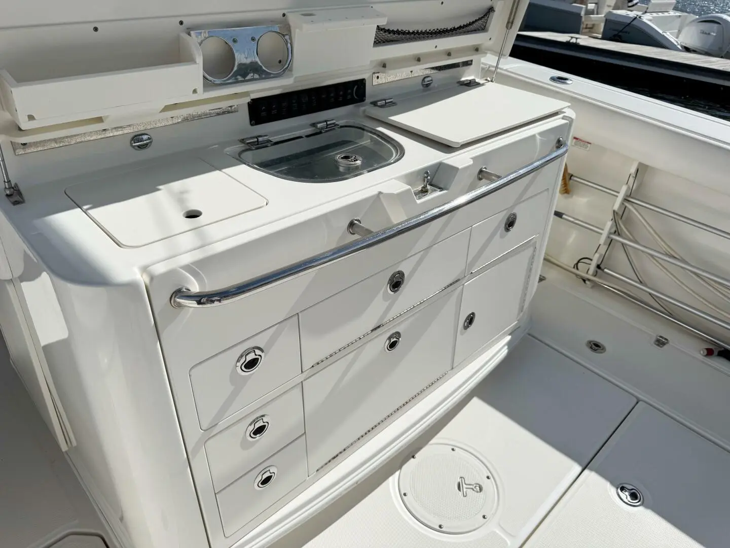 2015 Boston Whaler 350 outrage