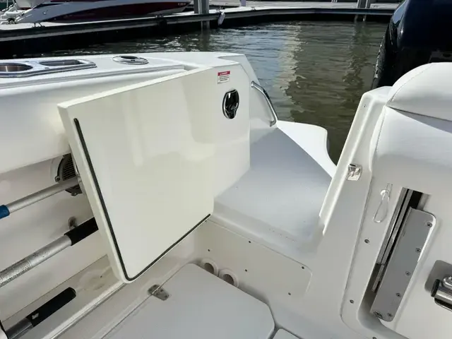 Boston Whaler 350 Outrage