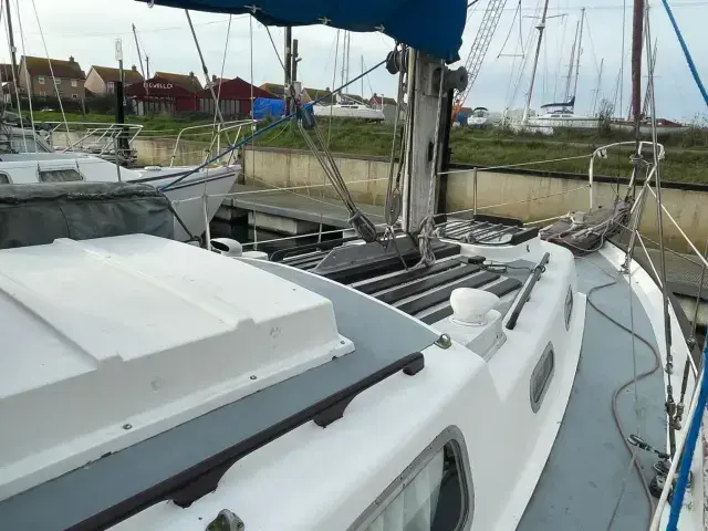 Offshore Yachts Nantucket Clipper 31