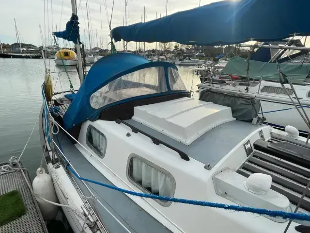 Offshore Yachts Nantucket Clipper 31