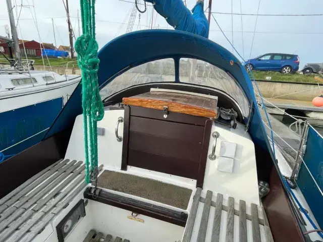 Offshore Yachts Nantucket Clipper 31