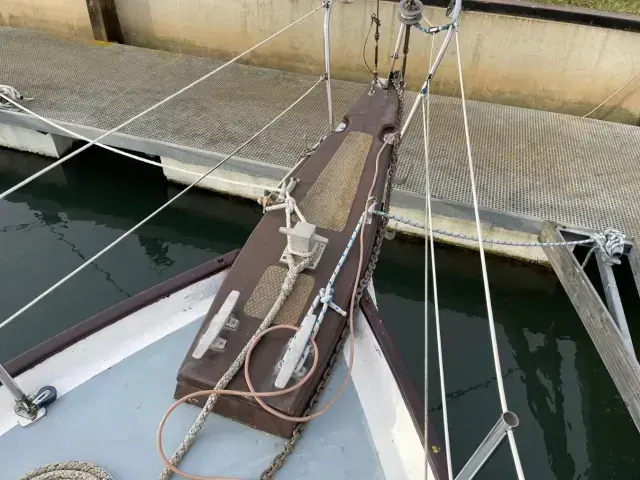 Offshore Yachts Nantucket Clipper 31