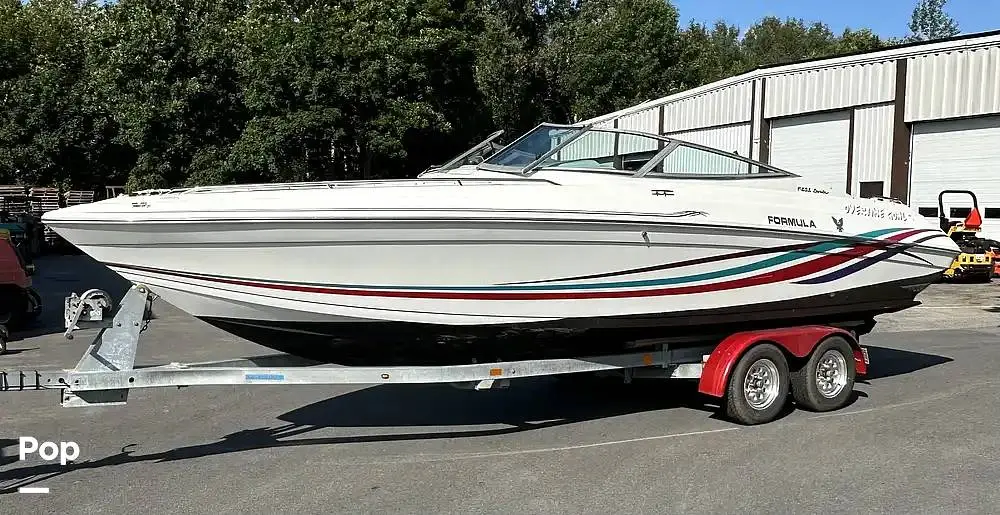 1997 Formula 252 bowrider