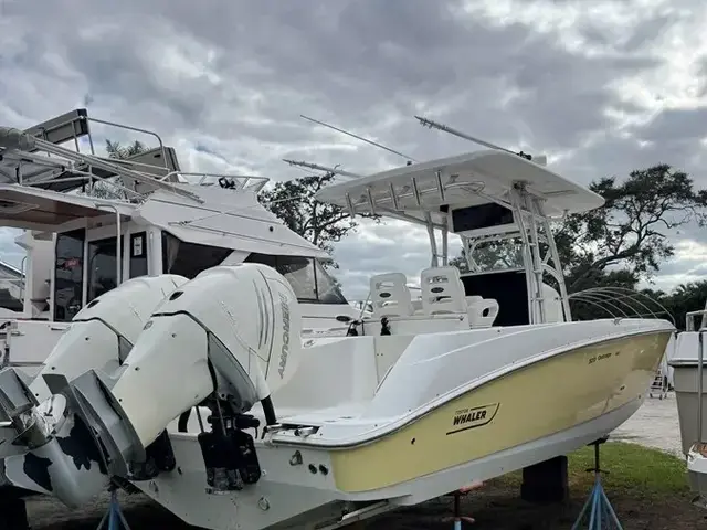 Boston Whaler 320 Outrage