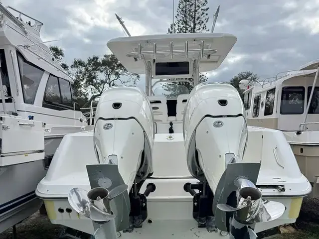 Boston Whaler 320 Outrage