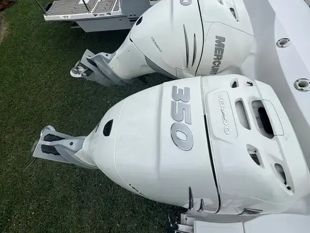 Boston Whaler 320 Outrage