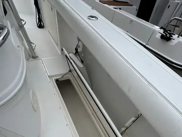 Boston Whaler 320 Outrage