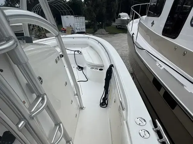 Boston Whaler 320 Outrage