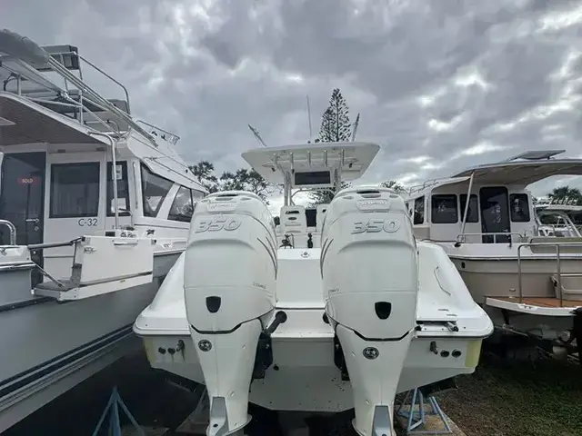 Boston Whaler 320 Outrage