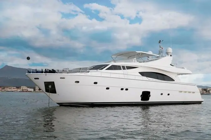 2005 Ferretti lady victoria