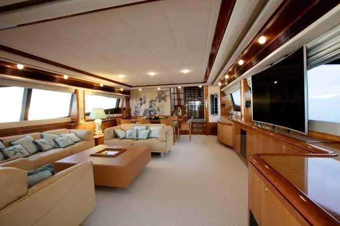 2005 Ferretti lady victoria