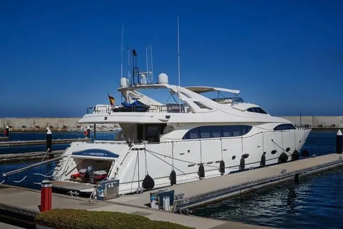 2005 Ferretti camarik