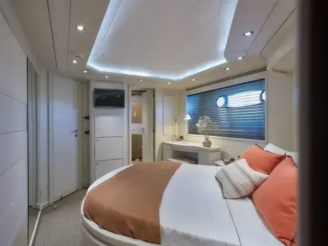 Ferretti Yachts CAMARIK