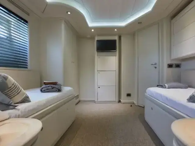 Ferretti Yachts CAMARIK