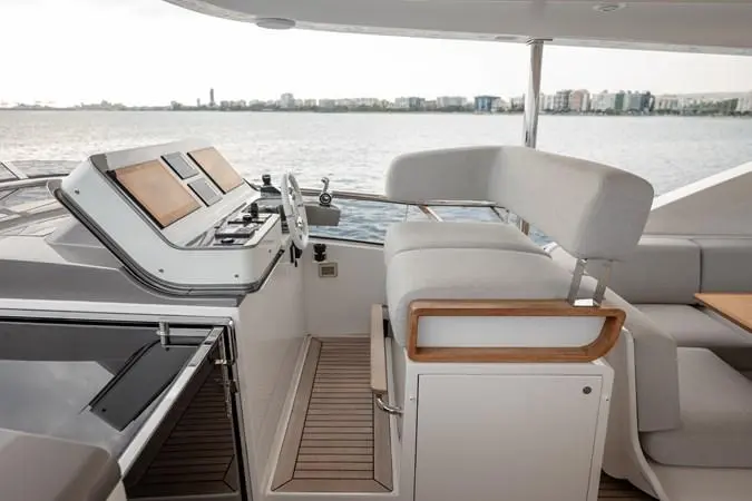 2018 Azimut cloudy bay