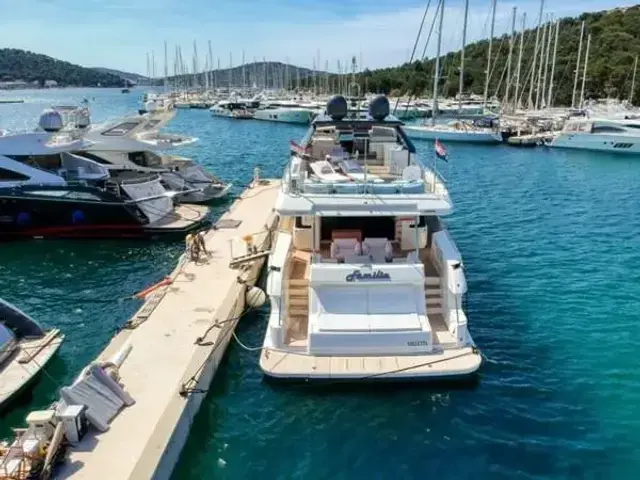 Ferretti Yachts 960