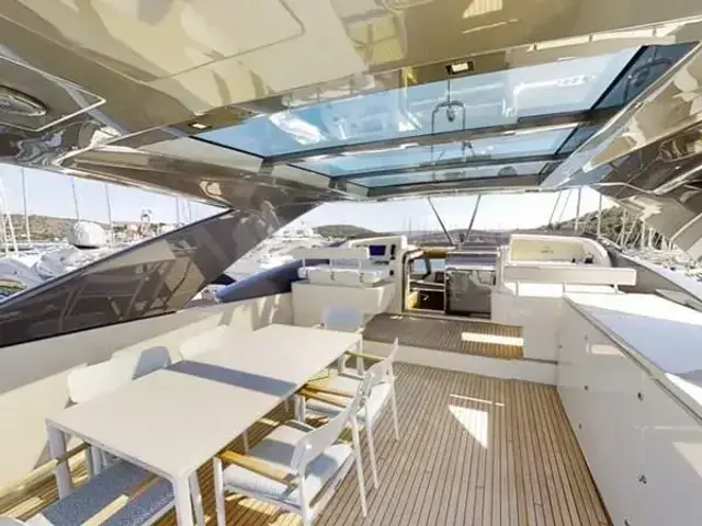 Ferretti Yachts 960