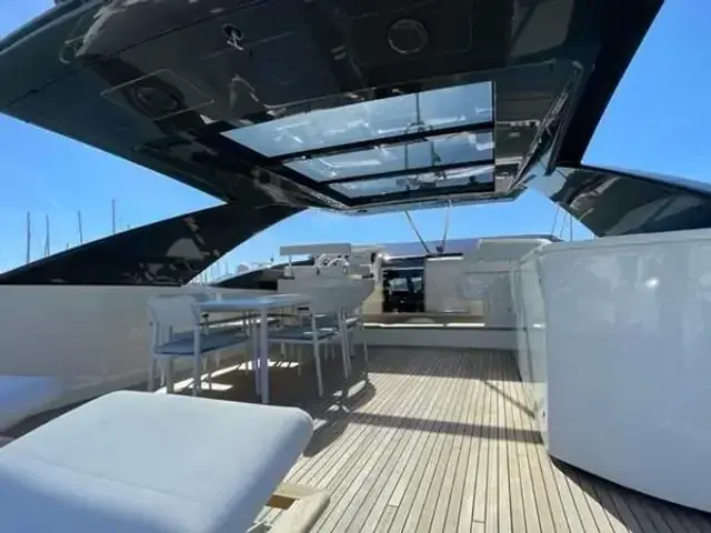 Ferretti Yachts 960