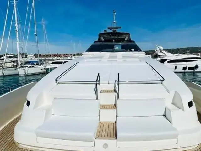 Ferretti Yachts 960