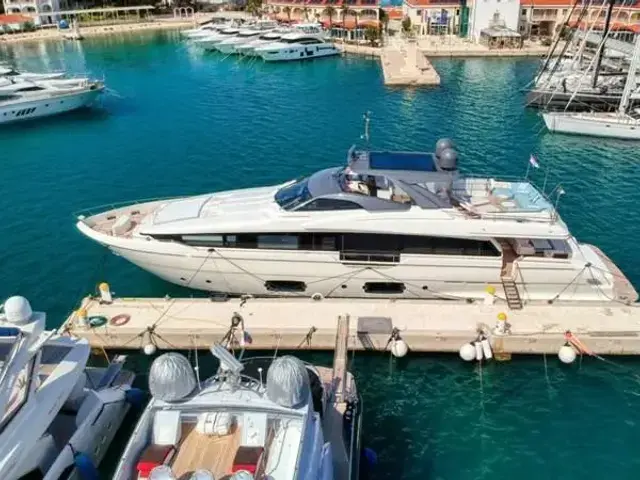 Ferretti Yachts 960