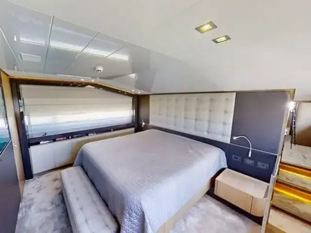 Ferretti Yachts 960