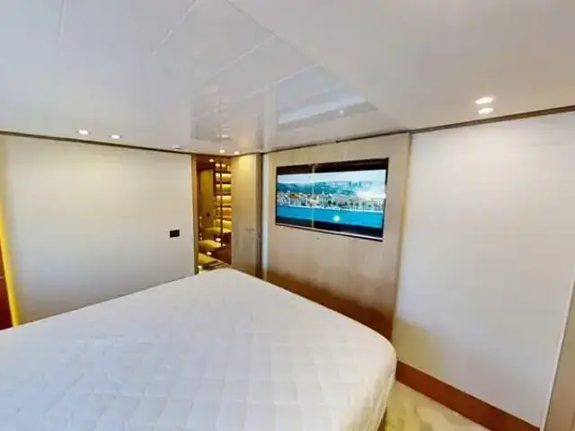 Ferretti Yachts 960