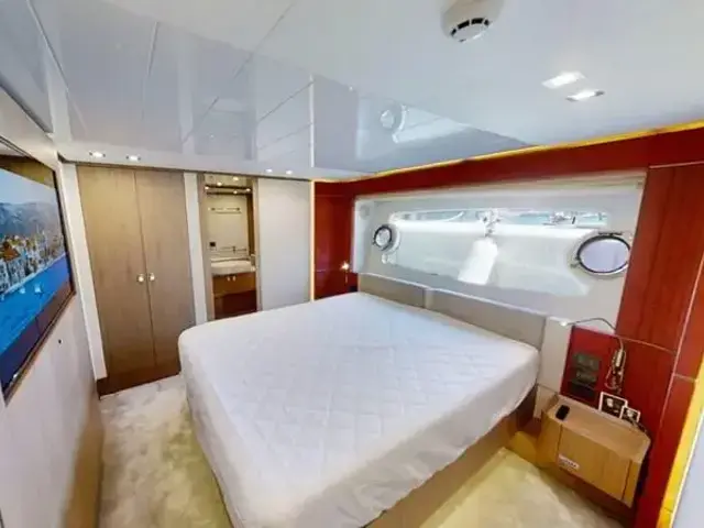 Ferretti Yachts 960